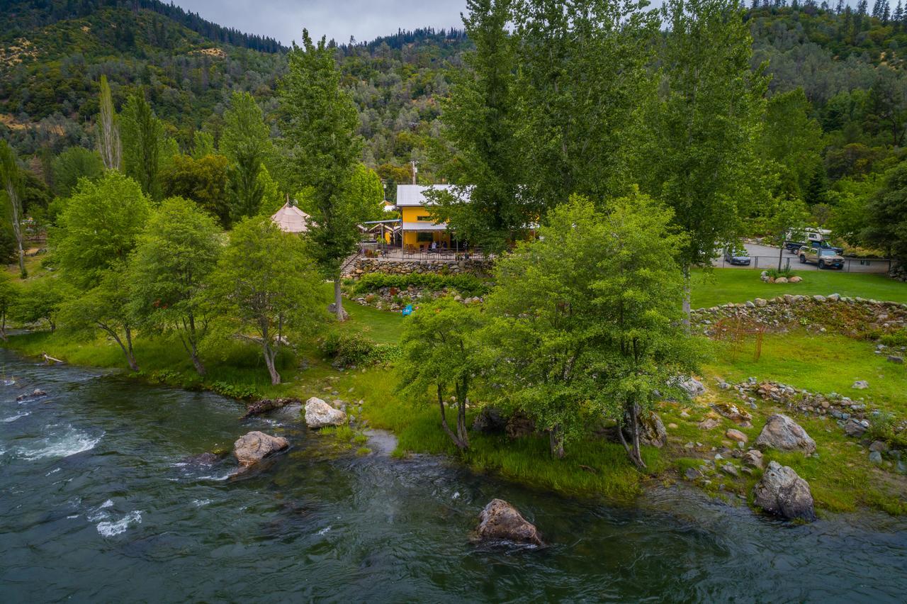 Strawhouse Resorts Big Bar Экстерьер фото
